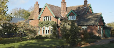 A spacious 1930's period house set in extensive gardens in the Herefordshire countryside