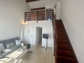 SEJOUR VUE MEZZANINE
