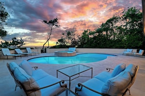 16 East Beach Lagoon - Private Pool Deck Area