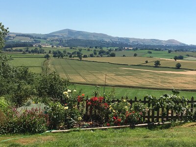 2 Bedroomed Cottage with Outstanding Views-  STILL TAKING BOOKINGS NOW! 