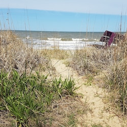PATH TO BEACH