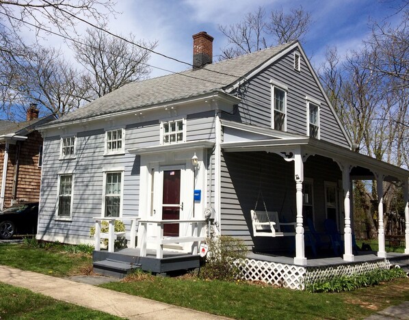 Front of house with view of side porch