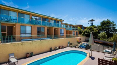 Panoramic Townhouses (Standard 2 Bedroom Pet Friendly Apartment) - 1+night