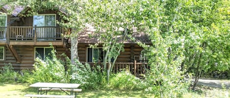 Timber Wolf Cabin