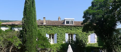 The Manor House of Le Merviel / La Maison de Maître au Merviel