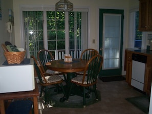 Unit 1, Eat in Kitchen