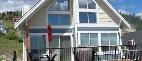 Front View of Cottage Facing Lake