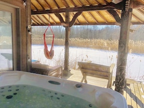Hot Tub, It’s overlooking the pond and piping hot :)
