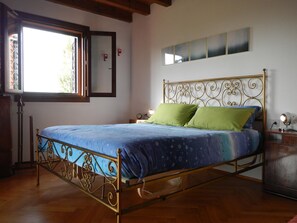 turquoise room