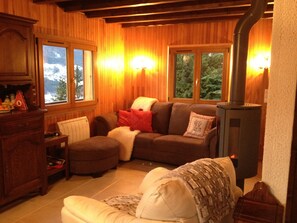 Lounge/sitting area.
