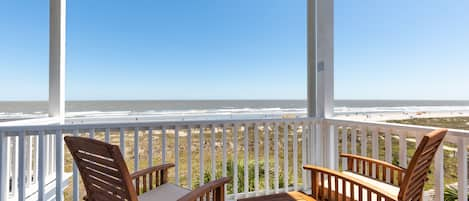 Balcony with ocean view