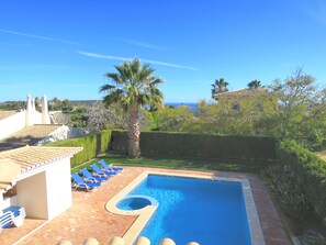 Fab Pool area and sea view 