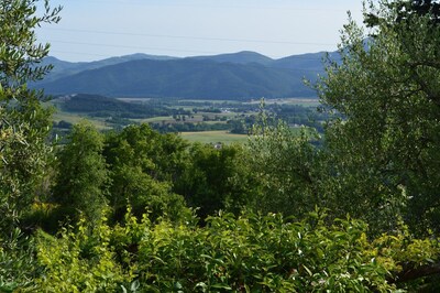 Luxusvilla mit großem Pool und atemberaubendem Bergblick