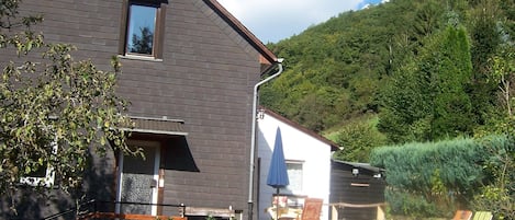 Das " Haus am Wald " /   Loreley 
mit Südterrasse,
Liegewiese und Grillbar