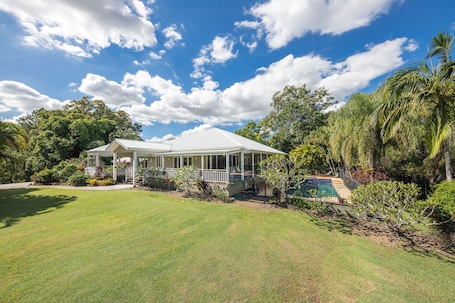 The Frangipani Farm house and pool