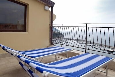 Terraza privada en el mar en la ciudad histórica: ¡qué vista de Capri y Amalfi !!!