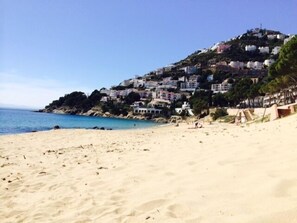 Strand mit Puig Rom