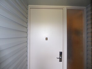 Unit 1202 Main Entrance to Foyer 