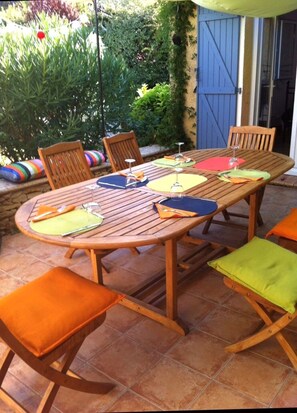 Terrasse for BBQ & outdoor dining 