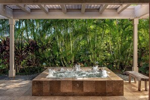 Private hot tub on generous lanai w/ front row ocean & golf course views.