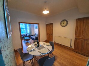 Dining area to seat up to five people