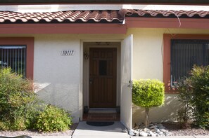 Entrance to Qué Bonita Casita