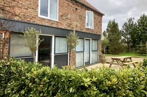 Filey View Cottage Outside