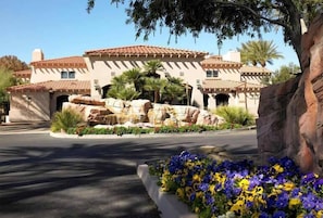 Who would like to stay here?  Everyone loves the Sheraton Desert Oasis!