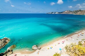 St Cristobal's beach, 7 minute walk from house. Playa de San Cristobal a 7 min.
