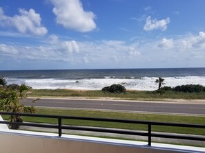 Gorgeous ocean views from both upper and lower balconies