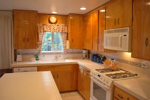 Kitchen fully equipped and ready to use.