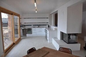 Cuisine Moderne , Claire et Spacieuse