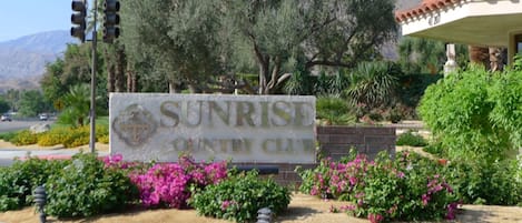 SUNRISE COUNTRY CLUB (FRONT GATE)