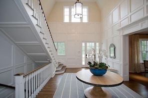 Front Entry / Foyer