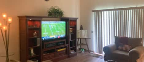 Large comfy couches with stereo and 55"HDTV