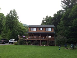 Front of cabin with covered porch 