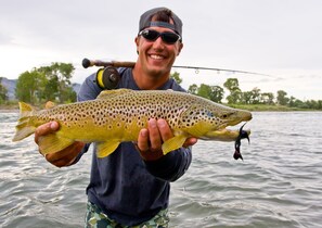 Gorgeous trout! Happy fIsherman! 