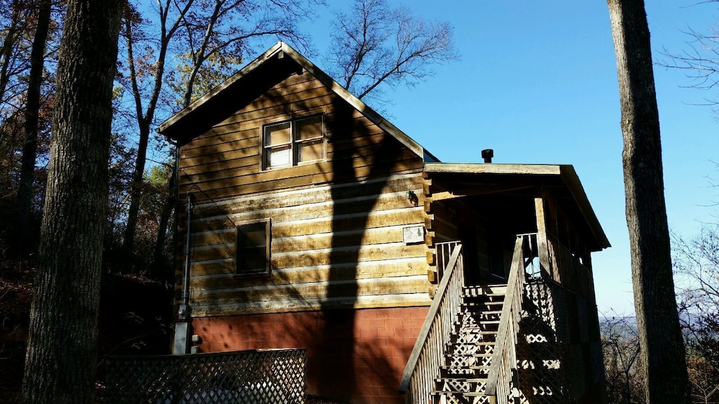 Cabin with beautiful view, on 'Peaceful Side of the ...