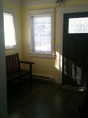 entry/sun room