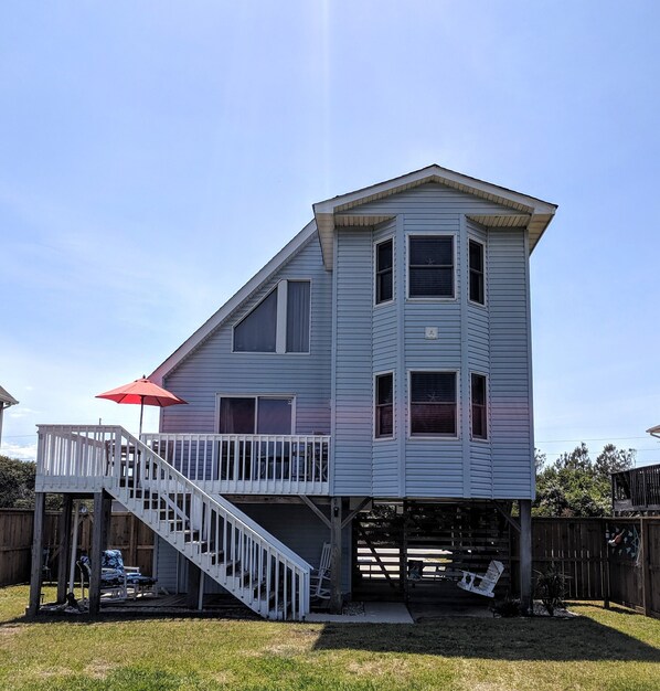 Three Mermaids Cottage, Nags Head, 2 blocks to the beach, read our reviews!