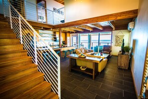 Entryway, open concept floor plan