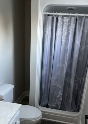 Middle bathroom