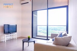 KL #51 Luxurious Designer Loft 1min LRT