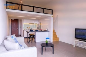 KL #51 Luxurious Designer Loft 1min LRT