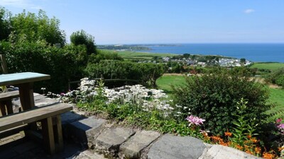 Beautiful Welsh Cottage. Amazing Sea Views. Located On The Welsh Coastal Path.