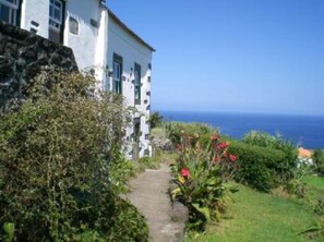 Casa das Camelias mit Blick aufs Meer