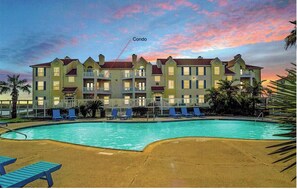 Perfectly located to the pool, fishing lake and White Cap Beach