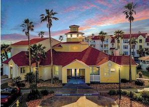 Residence office, gym, sauna, mail, laundry room( behind the pool & jacuzzi)
