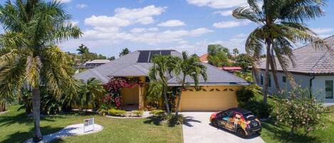 Wischis Florida Home - Pineapple Paradise