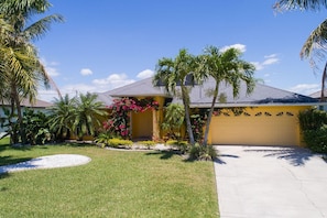 Wischis Florida Home - Vacation Rentals Cape Coral - Property Management - Real Estate
